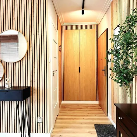 Nestigo Przy Porcie * קולובז'ג